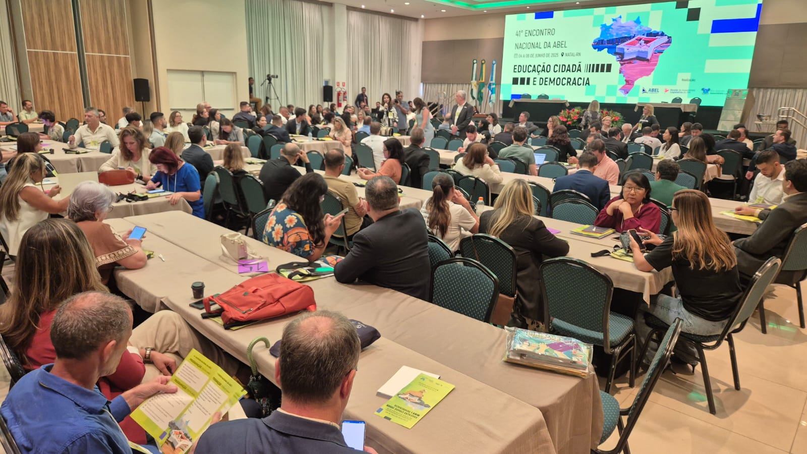 Programação intensa marca o segundo dia do 41º Encontro Nacional da ABEL