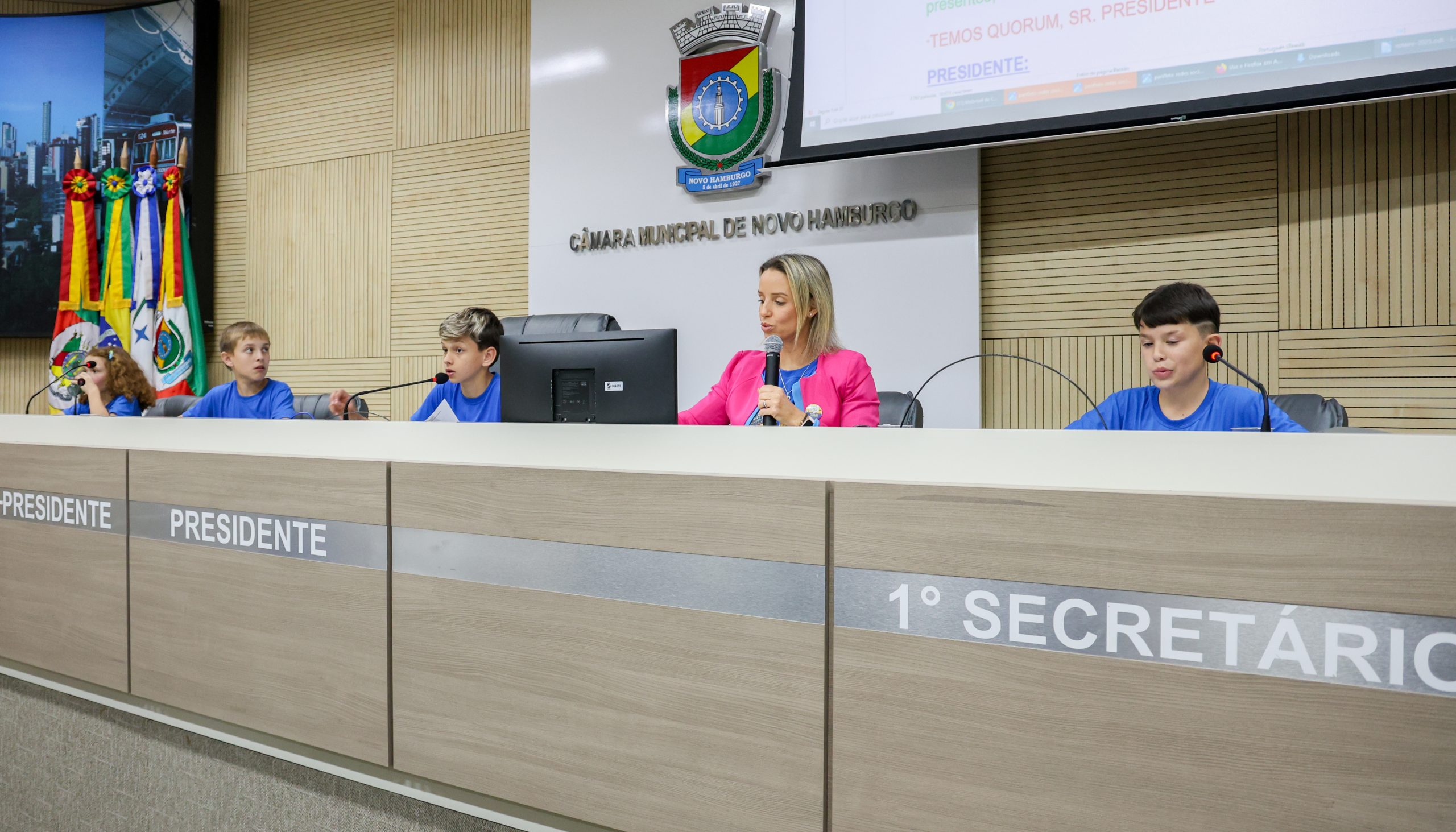 Mesa Diretora Mirim é eleita em sessão simulada e reforça educação cidadã em Novo Hamburgo