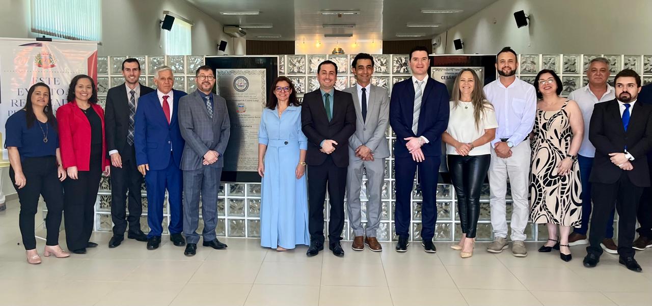 Cesário Lange inaugura Escola do Parlamento Professor Antônio de Camargo Barros