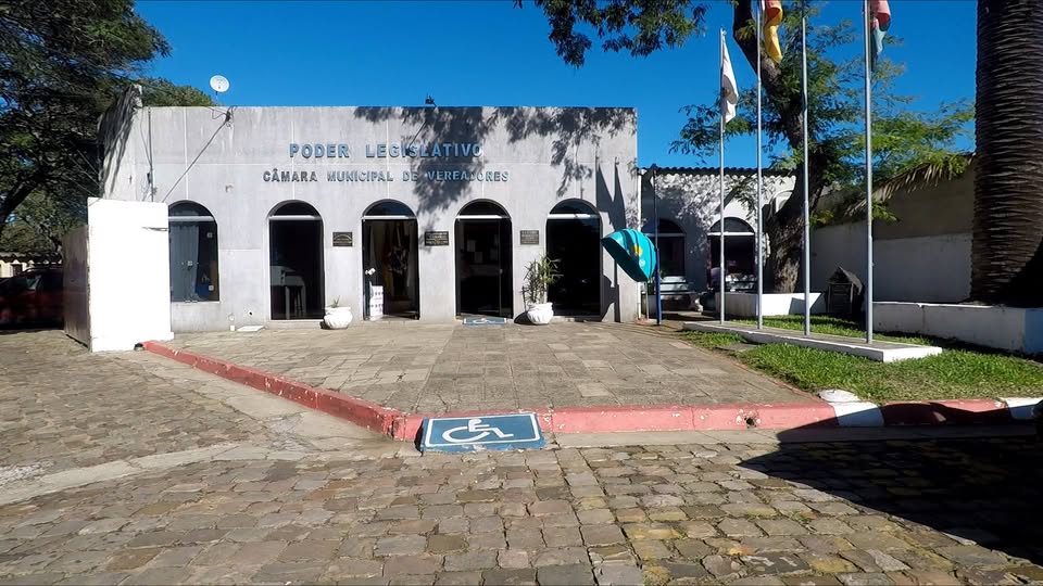 Hoje: Câmara de Quaraí inaugura a Escola do Legislativo Dr. Juarez Custódio Gomes
