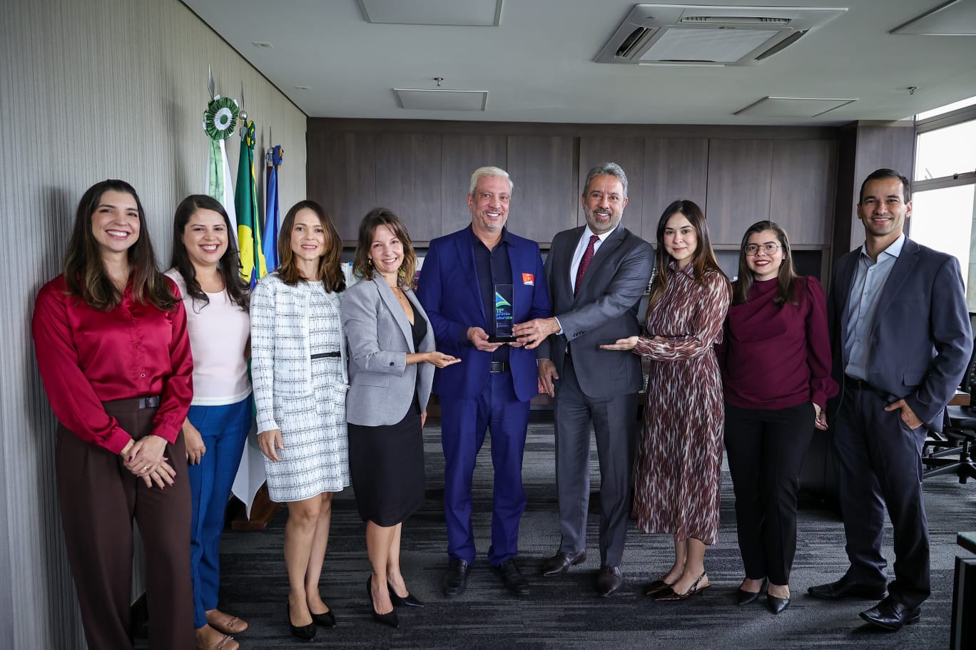 Escola de Contas do TCDF recebe troféu de 1º lugar do Prêmio ABEL