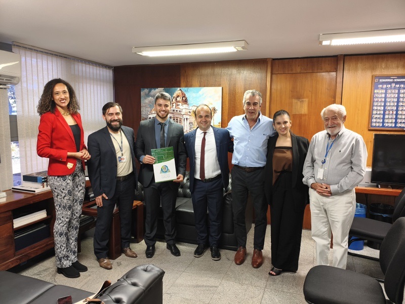 Câmara de Pouso Alegre fortalece parceria com o Senado para atualização da Coleção em Miúdos
