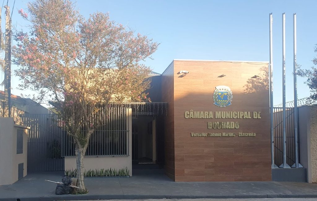 Câmara de Dourado recebe oficina sobre comunicação de mandato e conexão com a população