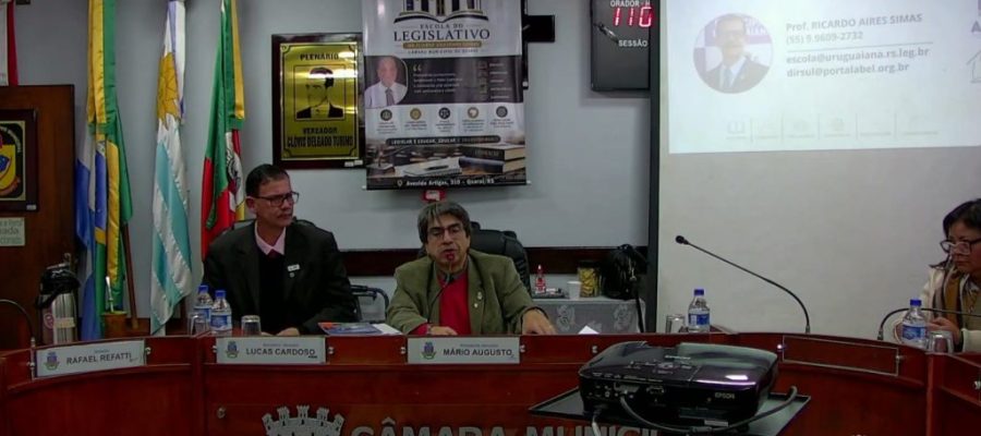 Escola do Legislativo de Quaraí é inaugurada com palestra de Ricardo Simas