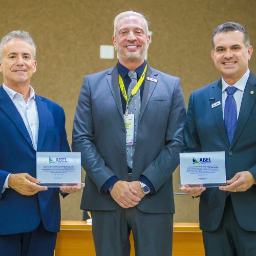 ABEL homenageia lideranças do Ceará pelo apoio à educação legislativa