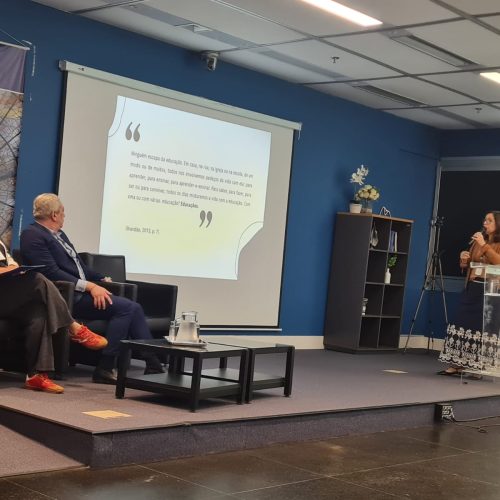 Primeira palestra do 2º Encontro das Escolas do Legislativo do RJ destaca papel da Educação Legislativa na democracia